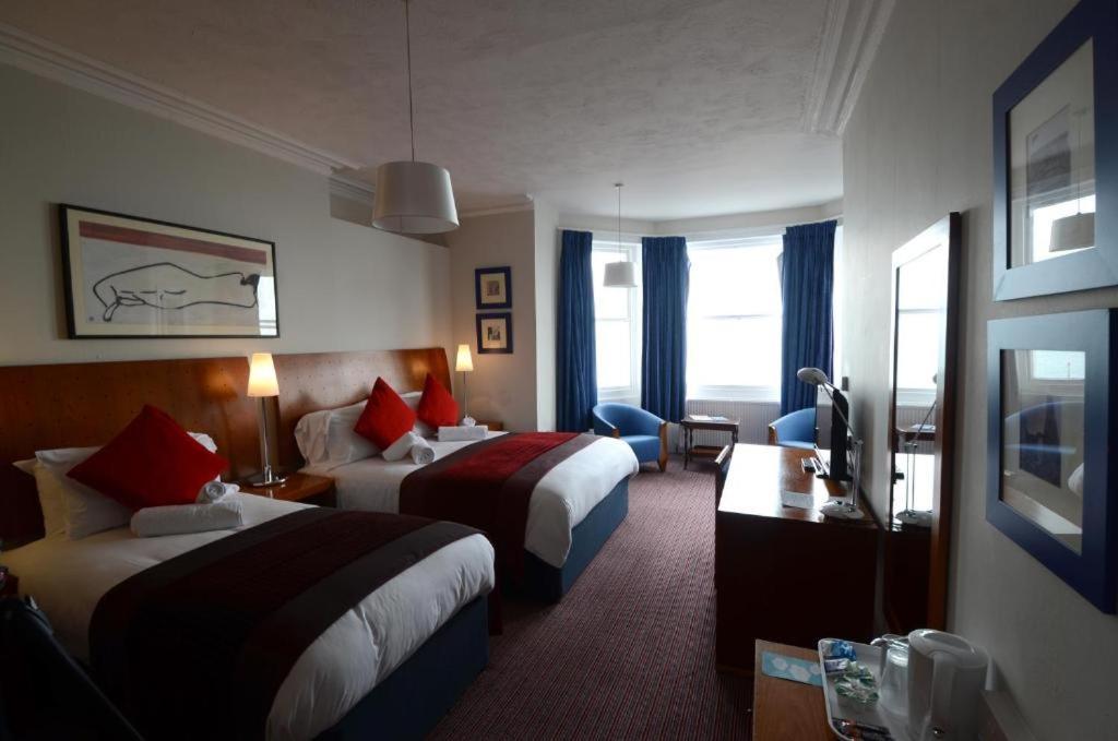 Oyo West Rocks Townhouse Hotel Eastbourne Exterior foto