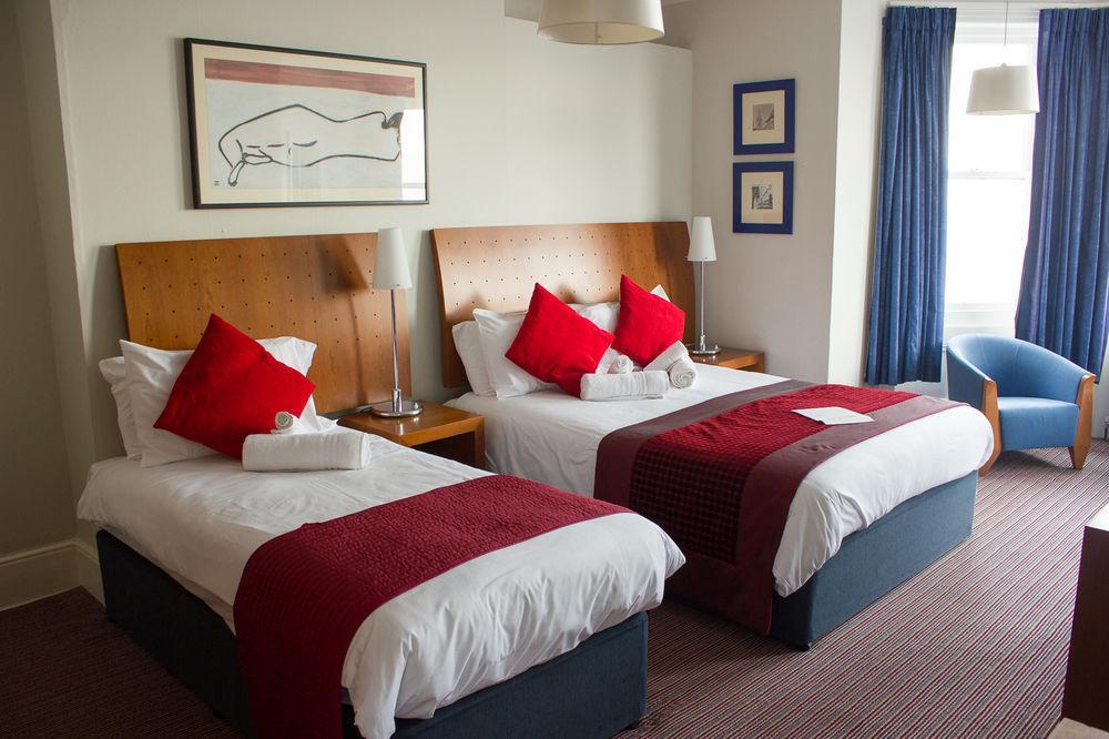 Oyo West Rocks Townhouse Hotel Eastbourne Exterior foto